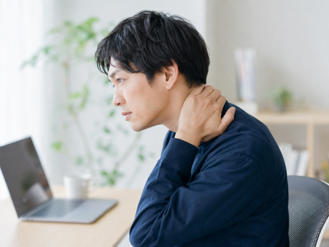 ストレートネックの原因と対処法|つらい症状の相談目安も解説|武蔵新城よこお整骨院